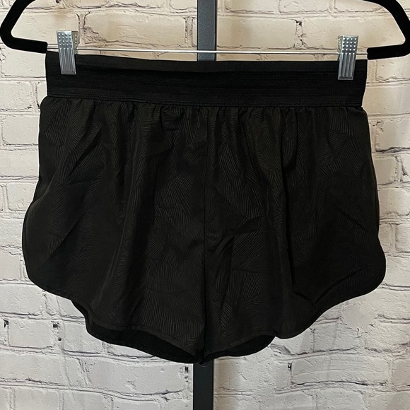 Gap Fit Black Running Athletic Shorts - Picture 1 of 2